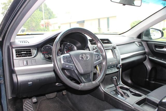 2017 Toyota Camry in Decatur, GA 30032 - 2097378 79