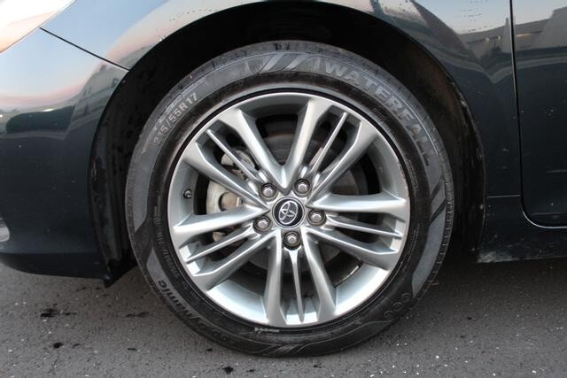 2017 Toyota Camry in Decatur, GA 30032 - 2097378 130