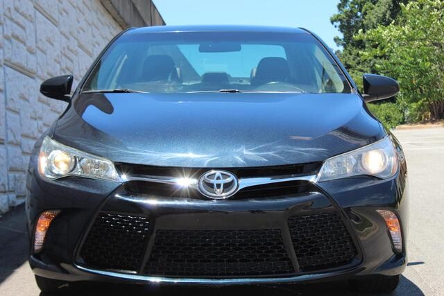 2017 Toyota Camry in Decatur, GA 30032 - 2097378 32