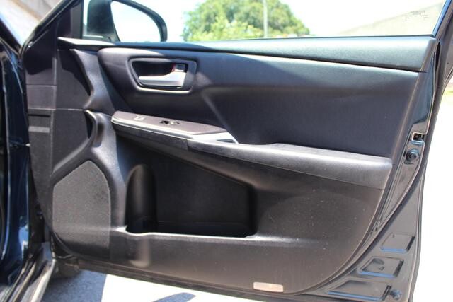 2017 Toyota Camry in Decatur, GA 30032 - 2097378 62