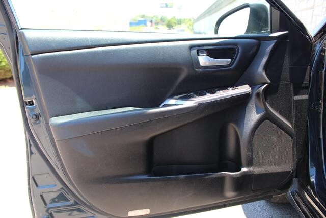 2017 Toyota Camry in Decatur, GA 30032 - 2097378 61