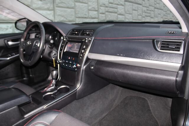 2017 Toyota Camry in Decatur, GA 30032 - 2097378 112