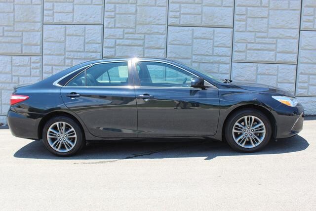 2017 Toyota Camry in Decatur, GA 30032 - 2097378 37