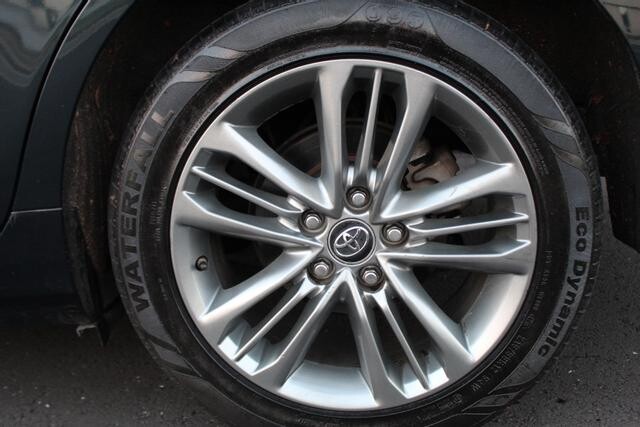 2017 Toyota Camry in Decatur, GA 30032 - 2097378 131