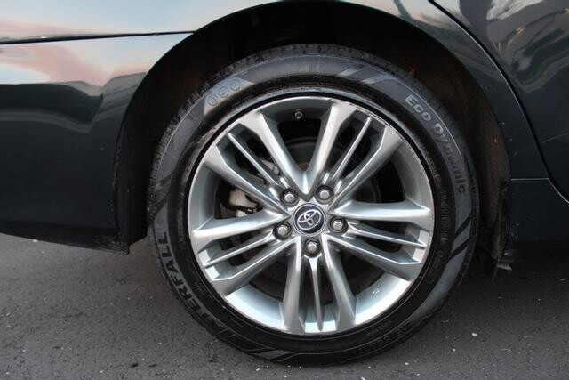 2017 Toyota Camry in Decatur, GA 30032 - 2097378 133