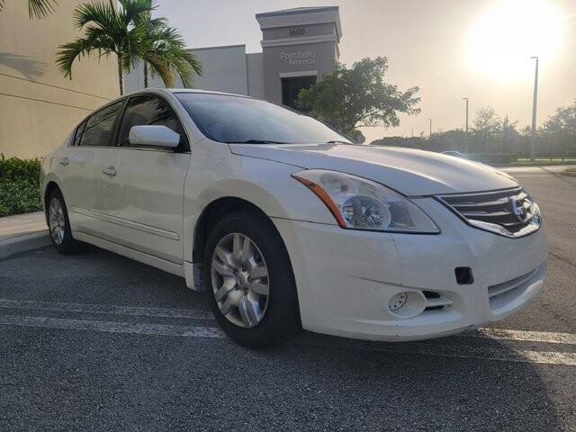 2011 Nissan Altima in Pompano Beach, FL 33064 - 2100486 5