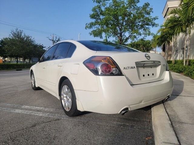 2011 Nissan Altima in Pompano Beach, FL 33064 - 2100486 4