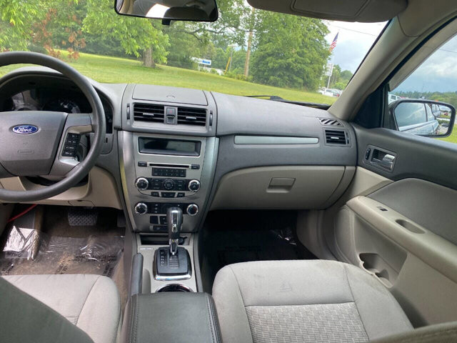 2012 Ford Fusion in Commerce, GA 30529 - 2101070 11