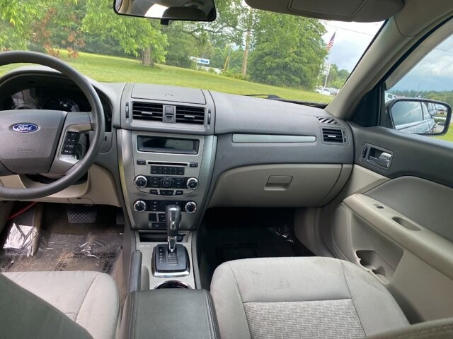 2012 Ford Fusion in Commerce, GA 30529 - 2101070 33