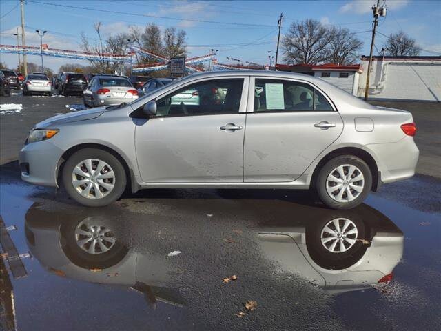 2010 Toyota Corolla in Warren, OH 44484 - 2110768 4