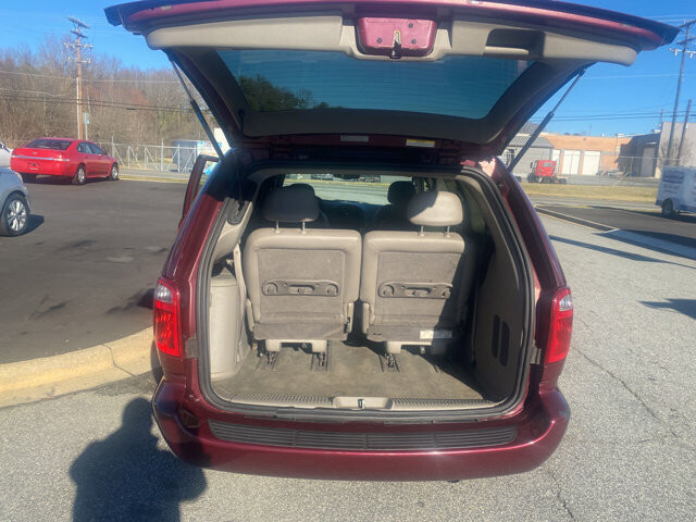 2003 Dodge Grand Caravan in Winston-Salem, NC 27105 - 2112394 5