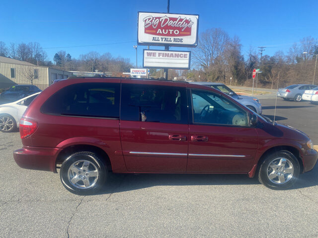 2003 Dodge Grand Caravan in Winston-Salem, NC 27105 - 2112394