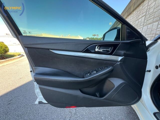 2016 Nissan Maxima in Decatur, GA 30032 - 2113251 41