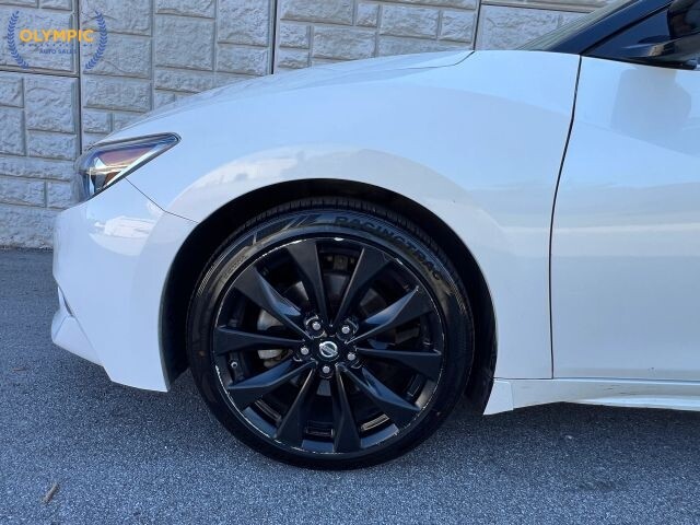 2016 Nissan Maxima in Decatur, GA 30032 - 2113251 9