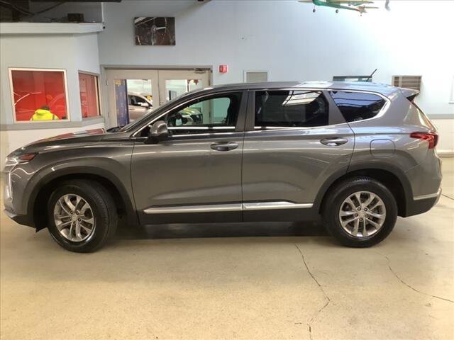 2019 Hyundai Santa Fe in Chicago, IL 60659 - 2113577 2