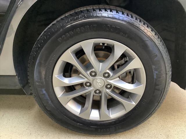 2019 Hyundai Santa Fe in Chicago, IL 60659 - 2113577 23