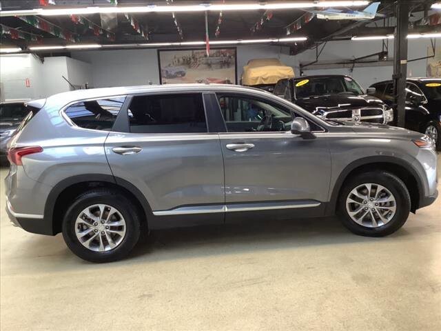 2019 Hyundai Santa Fe in Chicago, IL 60659 - 2113577 6