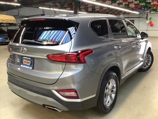 2019 Hyundai Santa Fe in Chicago, IL 60659 - 2113577 5