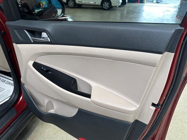 2018 Hyundai Tucson in Chicago, IL 60659 - 2113597 20