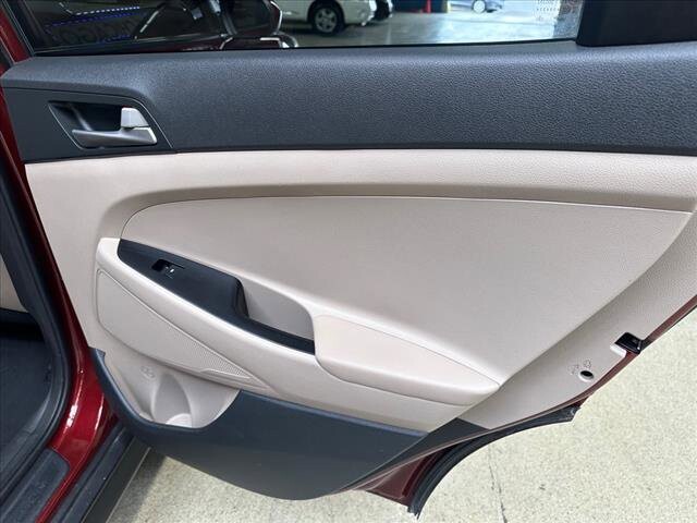2018 Hyundai Tucson in Chicago, IL 60659 - 2113597 19