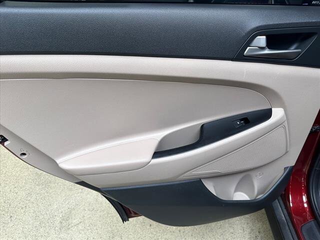 2018 Hyundai Tucson in Chicago, IL 60659 - 2113597 18