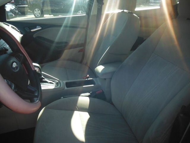 2016 Ford Focus in Holiday, FL 34690 - 2114418 8