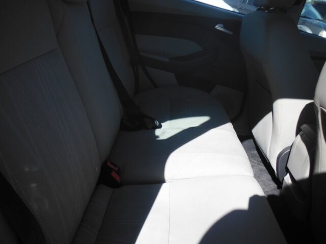 2016 Ford Focus in Holiday, FL 34690 - 2114418 10