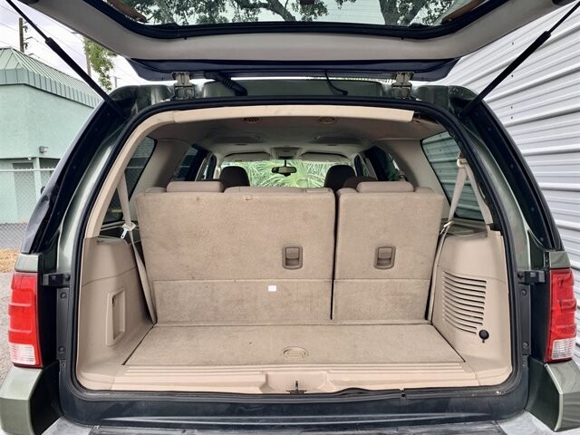 2004 Ford Expedition in Hudson, FL 34669 - 2114464 12