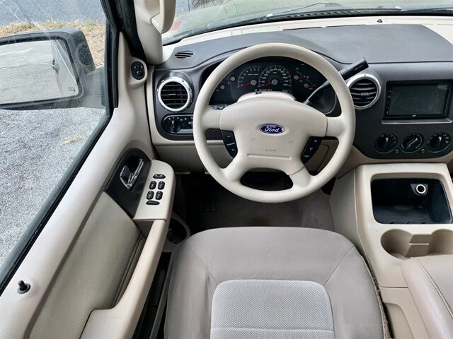 2004 Ford Expedition in Hudson, FL 34669 - 2114464 14