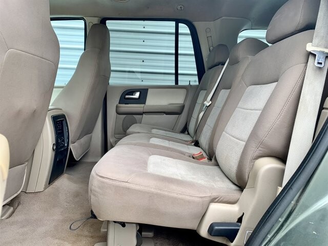 2004 Ford Expedition in Hudson, FL 34669 - 2114464 11