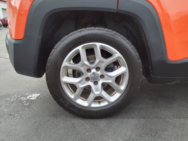 2015 Jeep Renegade in Warren, OH 44484 - 2116355 5