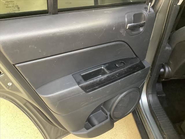 2011 Jeep Compass in Chicago, IL 60659 - 2116917 15