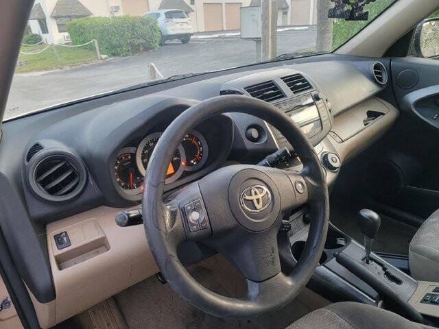 2011 Toyota RAV4 in Pompano Beach, FL 33064 - 2121650 9