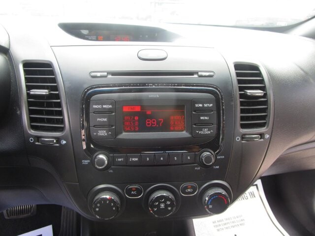 2018 Kia Forte in Tampa, FL 33604-6914 - 2124472 5