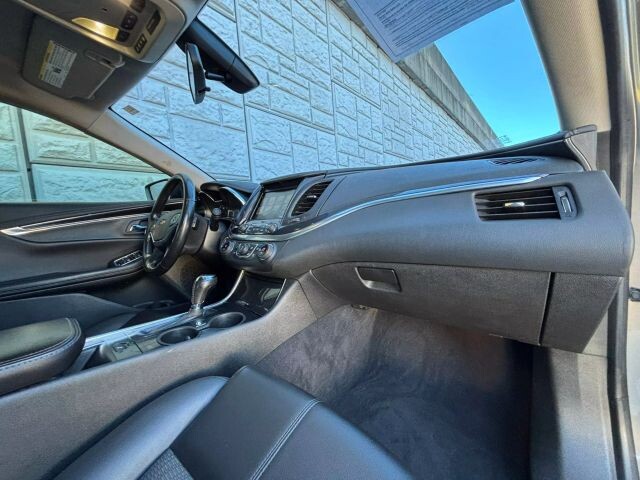 2019 Chevrolet Impala in Decatur, GA 30032 - 2126309 38