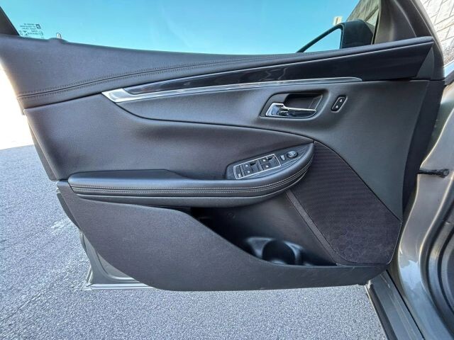 2019 Chevrolet Impala in Decatur, GA 30032 - 2126309 54