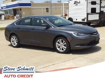 2017 Chrysler 200 in Troy, IL 62294-1376
