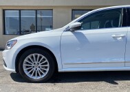 2017 Volkswagen Passat in Cicero, IL 60804 - 2129883 23