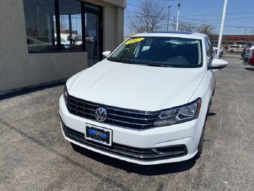 2017 Volkswagen Passat in Cicero, IL 60804