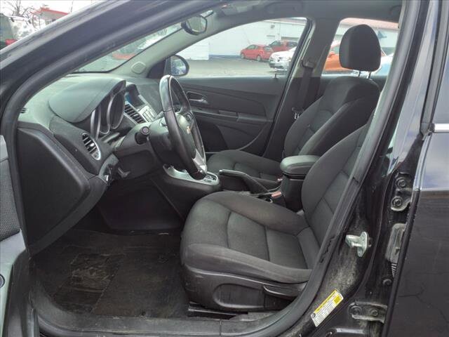 2014 Chevrolet Cruze in Warren, OH 44484 - 2130900 5