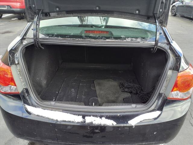 2014 Chevrolet Cruze in Warren, OH 44484 - 2130900 4
