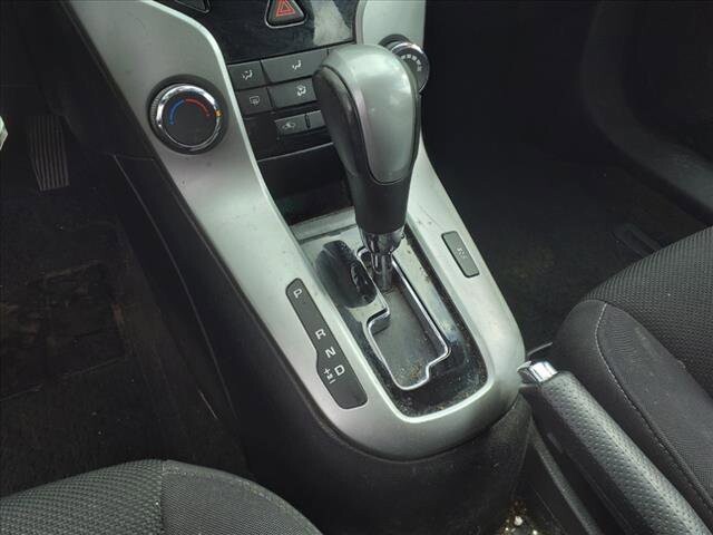 2014 Chevrolet Cruze in Warren, OH 44484 - 2130900 10