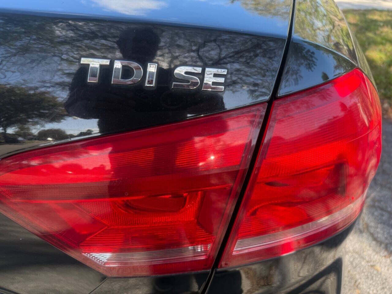 2013 Volkswagen Passat in Hollywood, FL 33023-1906 - 2133248 5