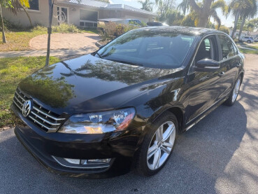 2013 Volkswagen Passat in Hollywood, FL 33023-1906