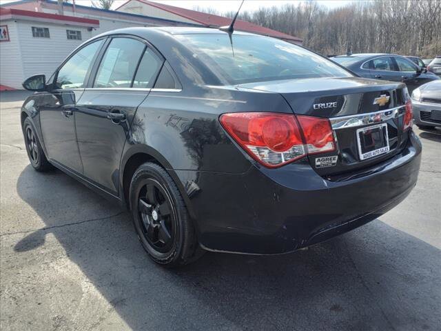 2013 Chevrolet Cruze in Warren, OH 44484 - 2136198 3