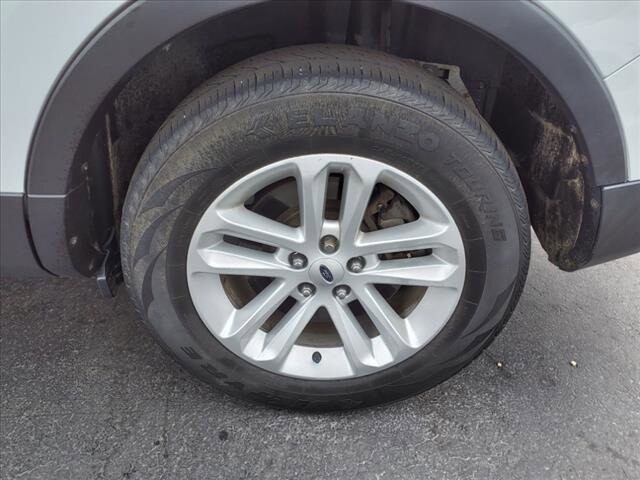 2013 Ford Explorer in Warren, OH 44484 - 2138629 5