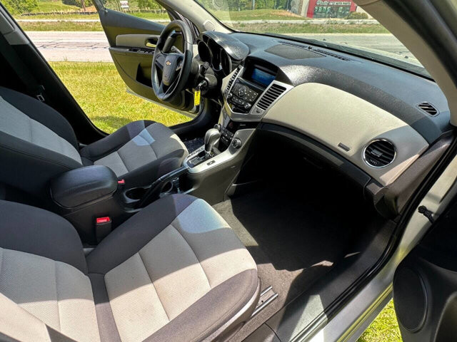 2016 Chevrolet Cruze in Commerce, GA 30529 - 2142530 24