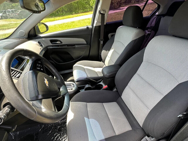 2016 Chevrolet Cruze in Commerce, GA 30529 - 2142530 15