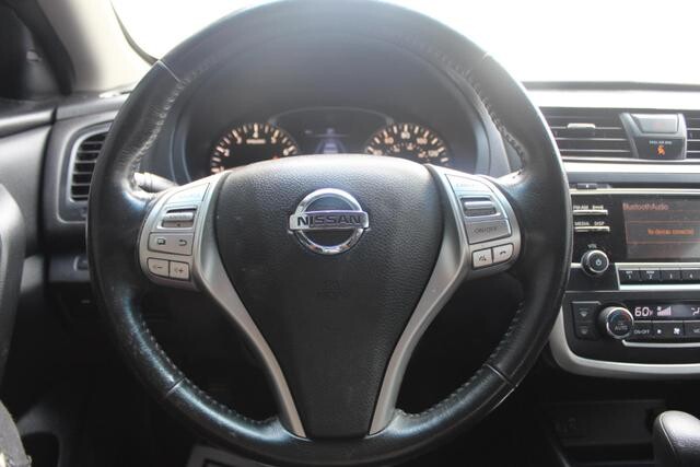 2017 Nissan Altima in Decatur, GA 30032 - 2142815 101