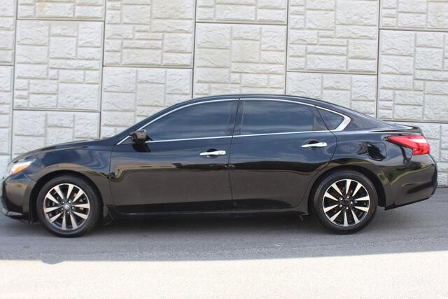 2017 Nissan Altima in Decatur, GA 30032 - 2142815 91